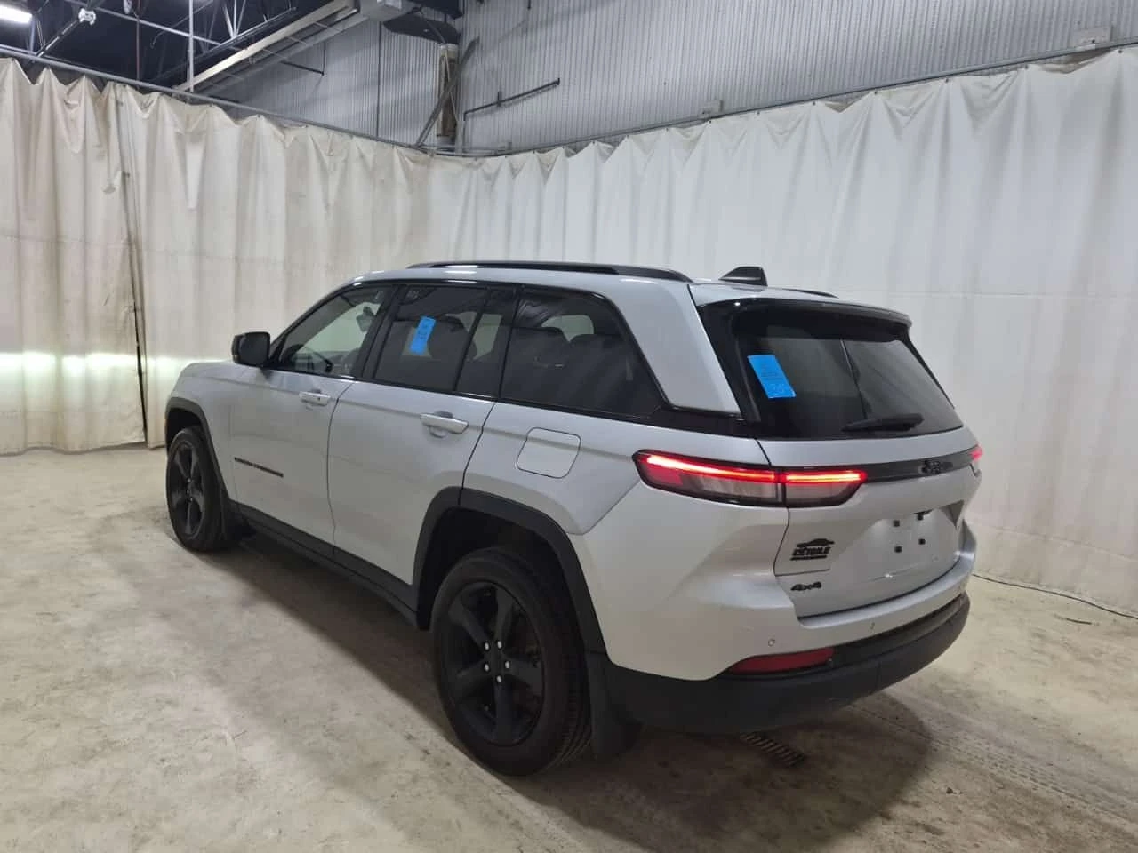 Jeep Grand cherokee ALTITUDE | ПОДГРЕВИ| ПАНОРАМА| CARFAX| , снимка 4 - Автомобили и джипове - 55623973