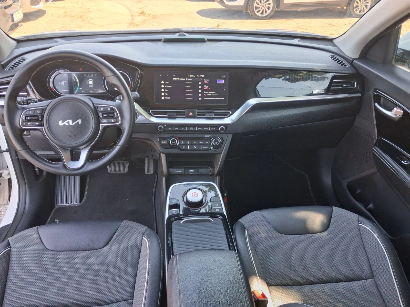 Kia Niro DYNAMICLINE, FACELIFT, 64KWH, SOH100%, термопомпа., снимка 12 - Автомобили и джипове - 55692412