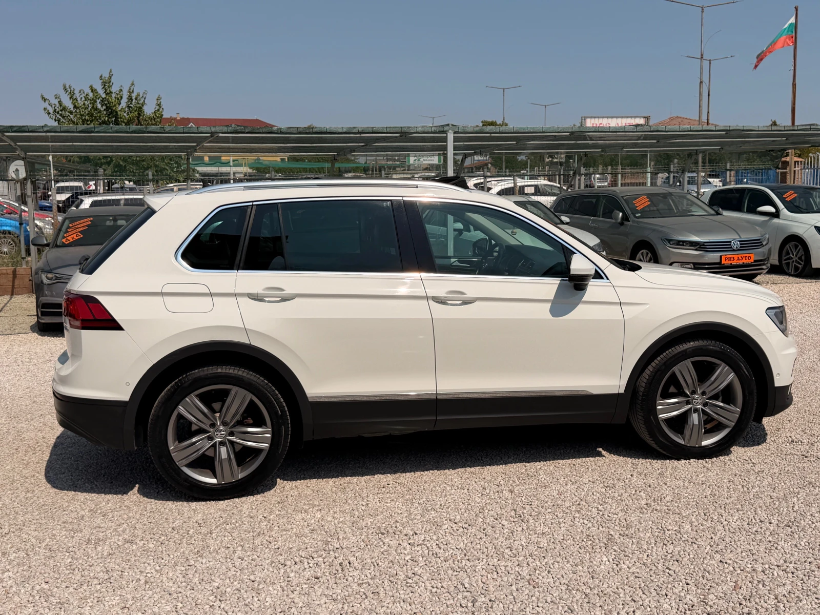 VW Tiguan 2.0TDI* 100%KM* KAMERA* PANORAMA* LIZING, снимка 5 - Автомобили и джипове - 55783026