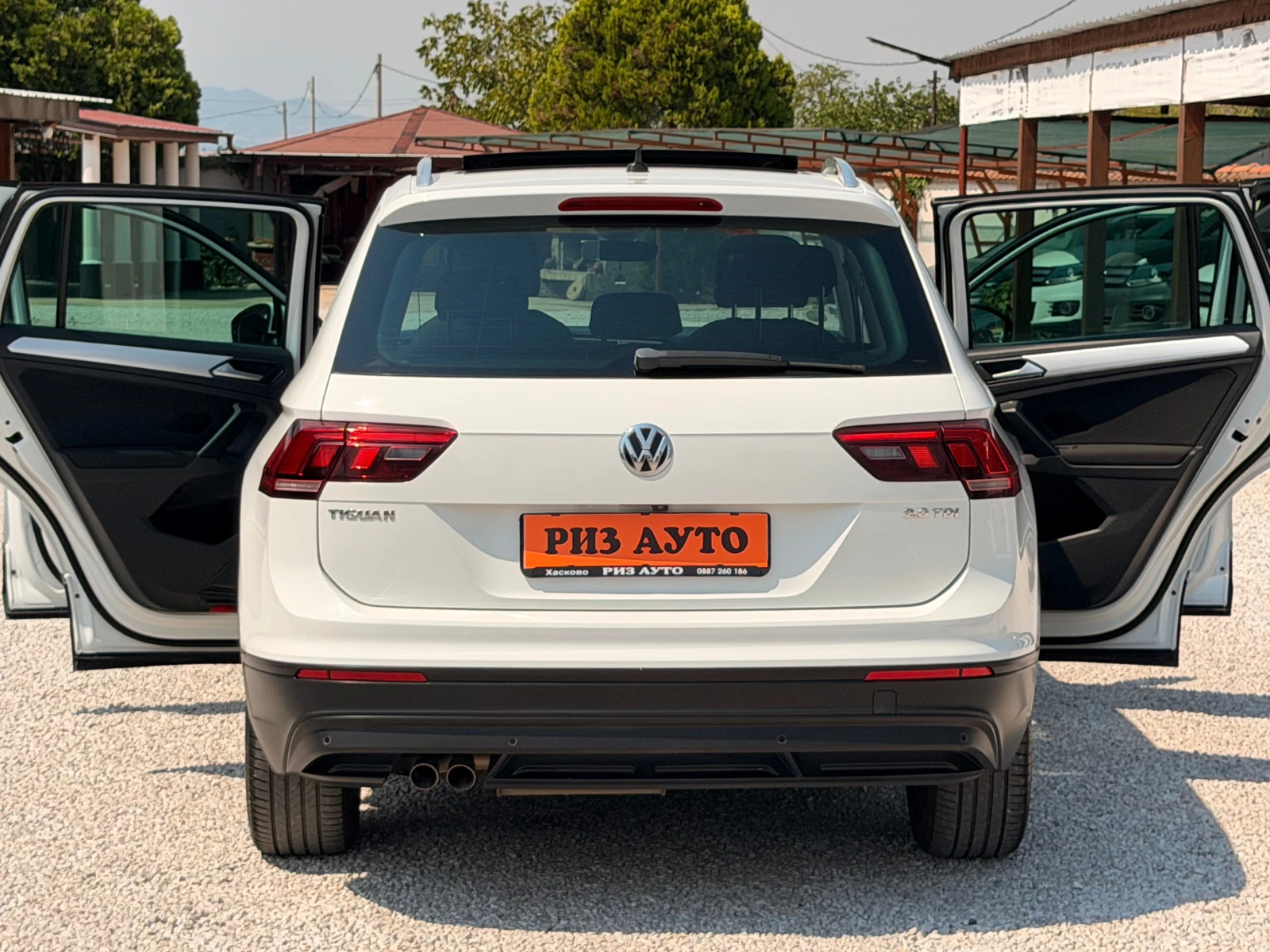 VW Tiguan 2.0TDI* 100%KM* KAMERA* PANORAMA* LIZING, снимка 9 - Автомобили и джипове - 55783026