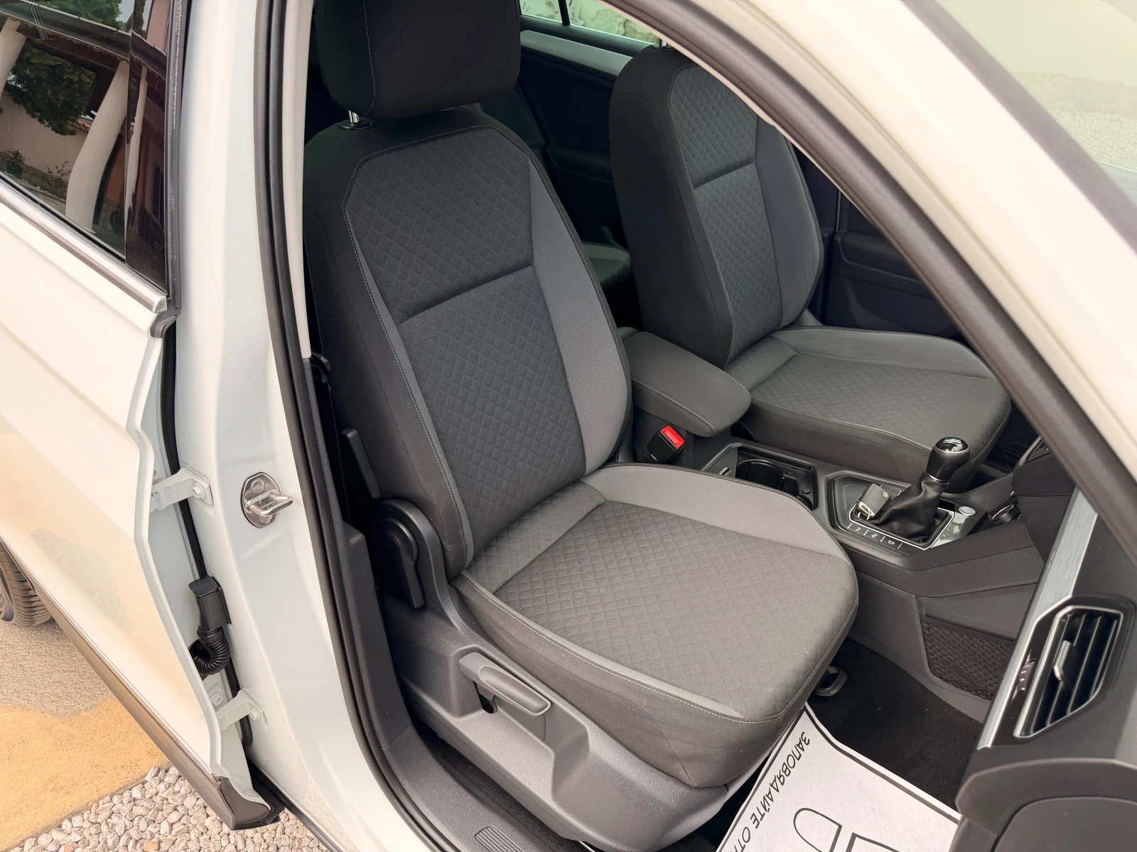 VW Tiguan 2.0TDI* 100%KM* KAMERA* PANORAMA* LIZING, снимка 10 - Автомобили и джипове - 55783026