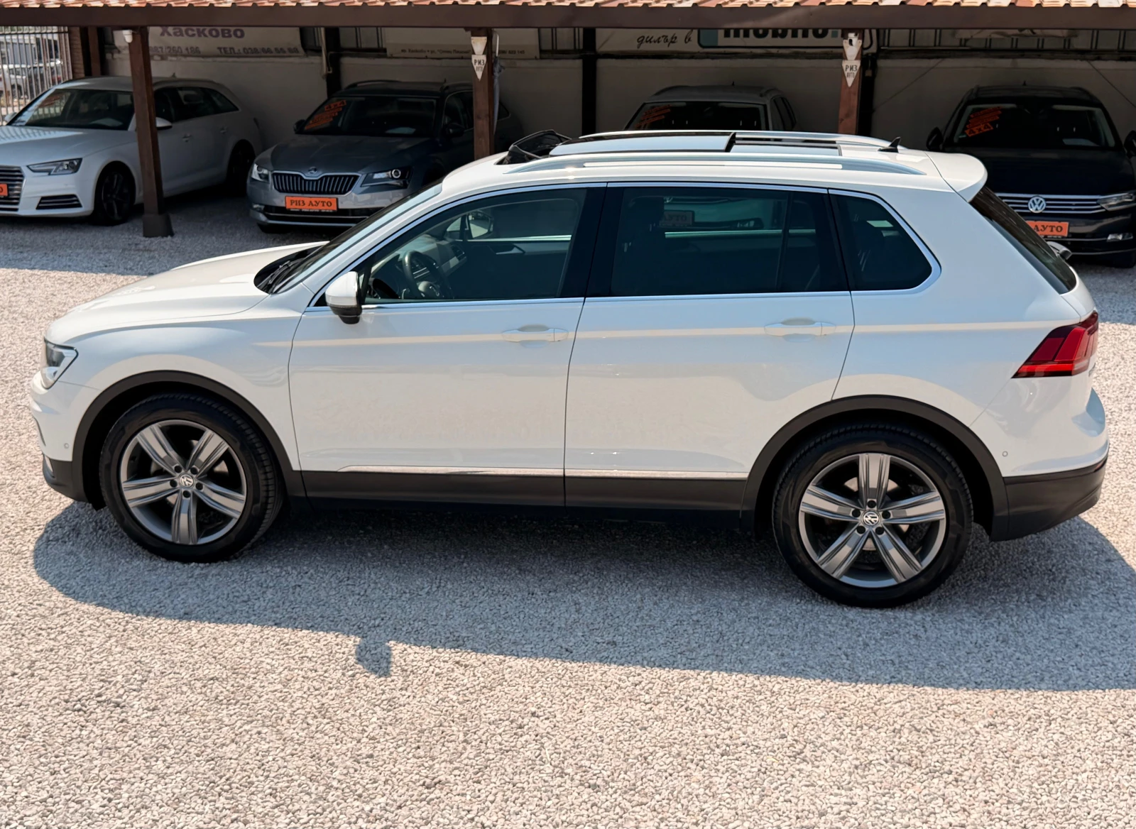 VW Tiguan 2.0TDI* 100%KM* KAMERA* PANORAMA* LIZING, снимка 13 - Автомобили и джипове - 55783026
