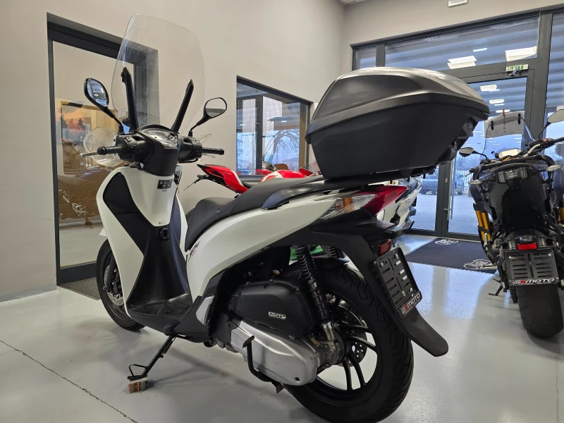 Honda Sh 150ie, ABS, Start-Stop!, снимка 5 - Мотоциклети и мототехника - 52933964