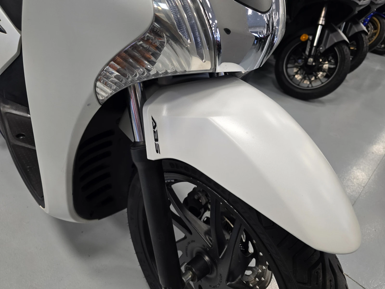 Honda Sh 150ie, ABS, Start-Stop! - изображение 9