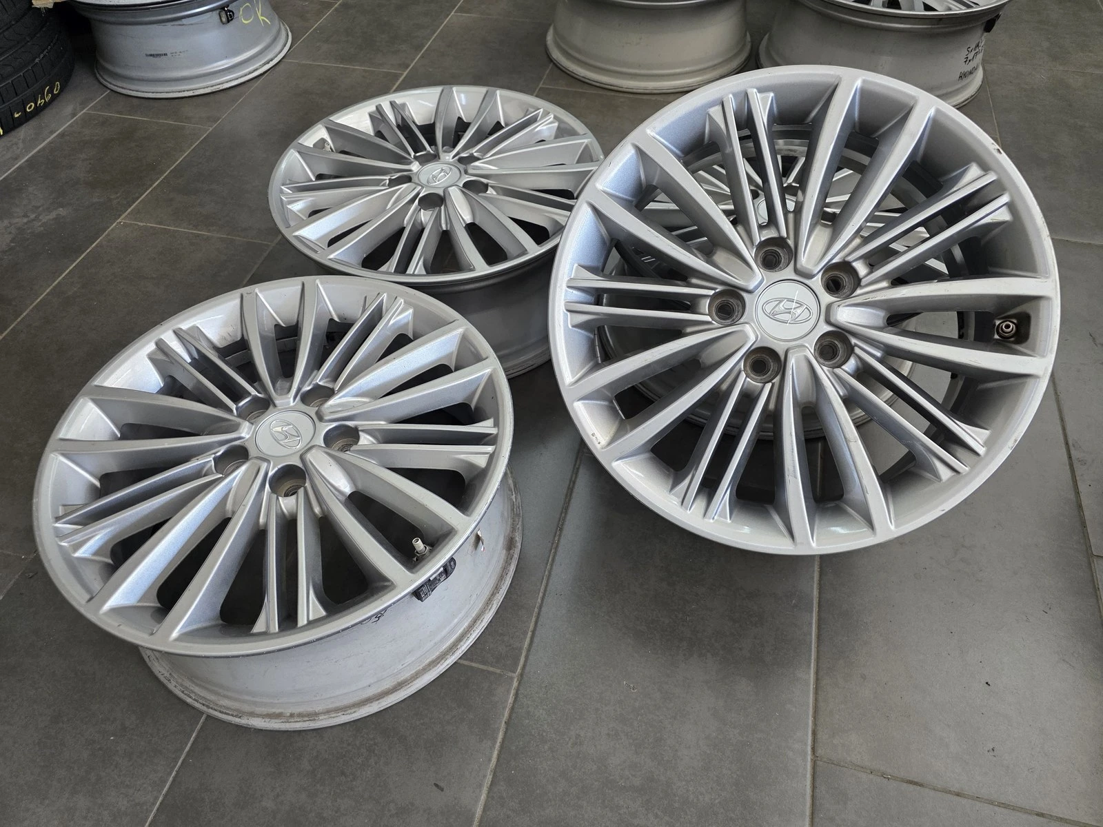 Джанти за Hyundai, снимка 2 - Гуми и джанти - 56719424