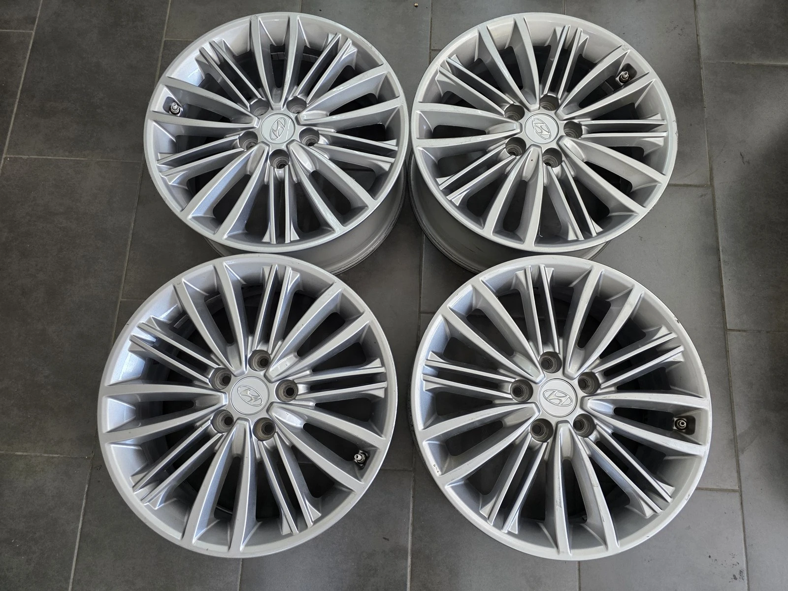 Джанти за Hyundai, снимка 3 - Гуми и джанти - 56719424