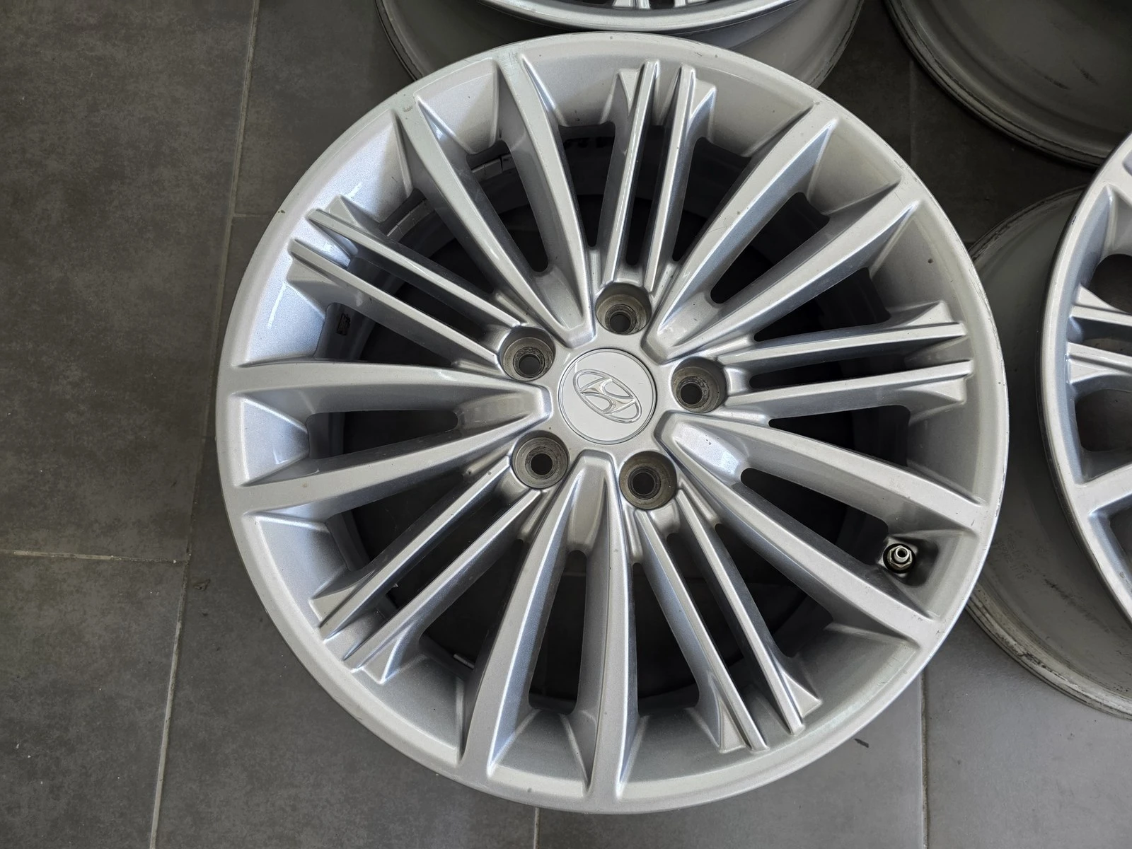 Джанти за Hyundai, снимка 7 - Гуми и джанти - 56719424