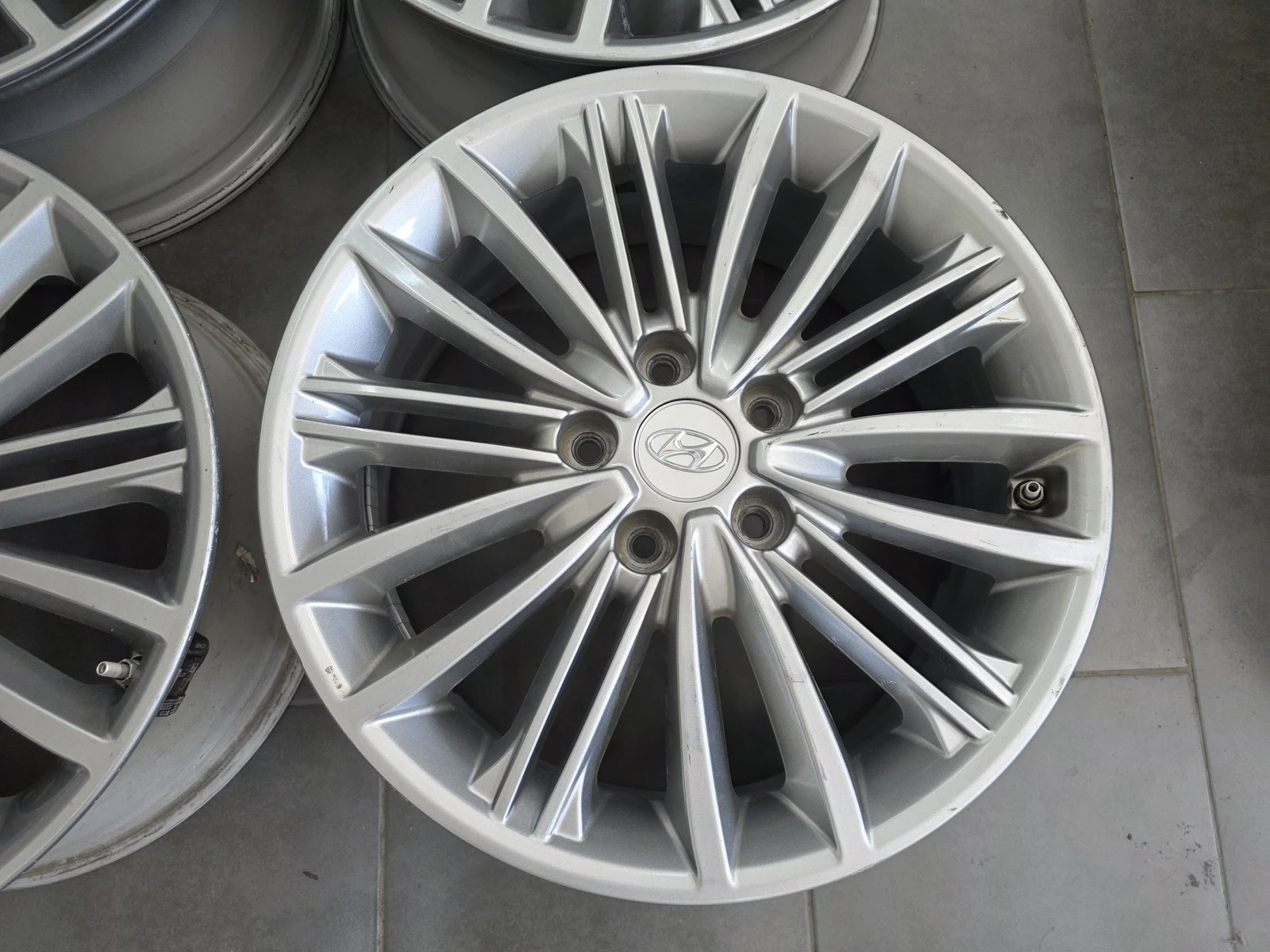 Джанти за Hyundai, снимка 8 - Гуми и джанти - 56719424