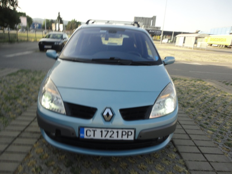 Renault Scenic, снимка 13 - Автомобили и джипове - 46368202