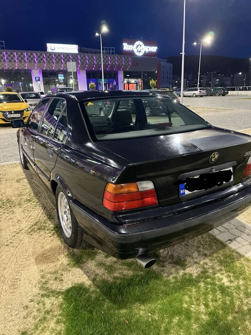 BMW 318 I, снимка 9 - Автомобили и джипове - 47855619