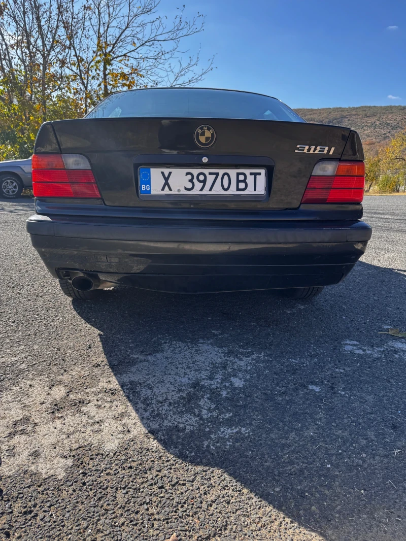 BMW 318 I, снимка 14 - Автомобили и джипове - 47855619