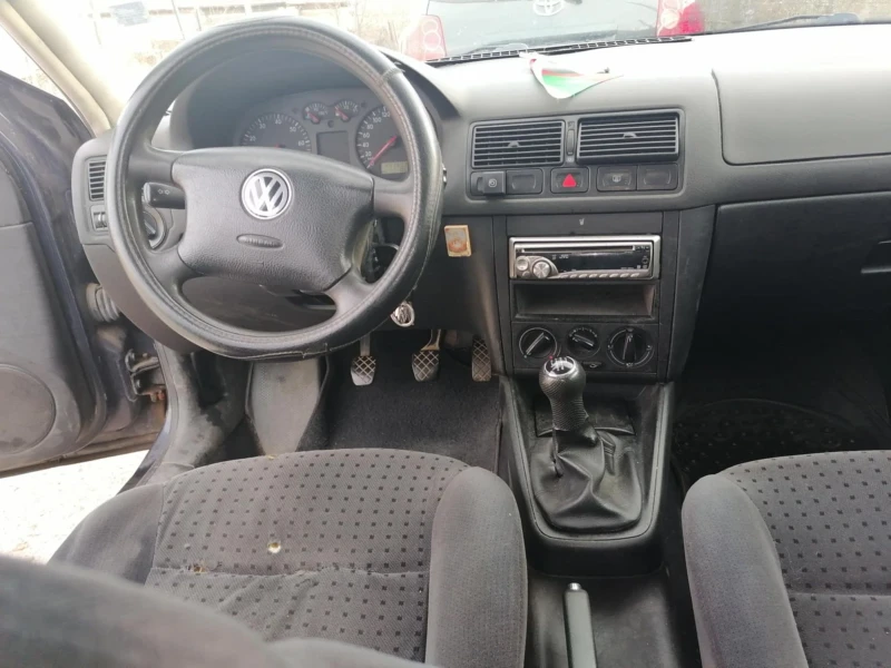 VW Golf Golf4 1.6 Benzin, снимка 9 - Автомобили и джипове - 48538437