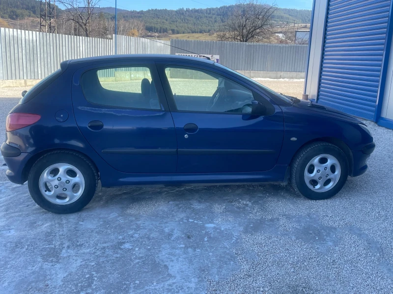 Peugeot 206 1.1 , снимка 9 - Автомобили и джипове - 49057623