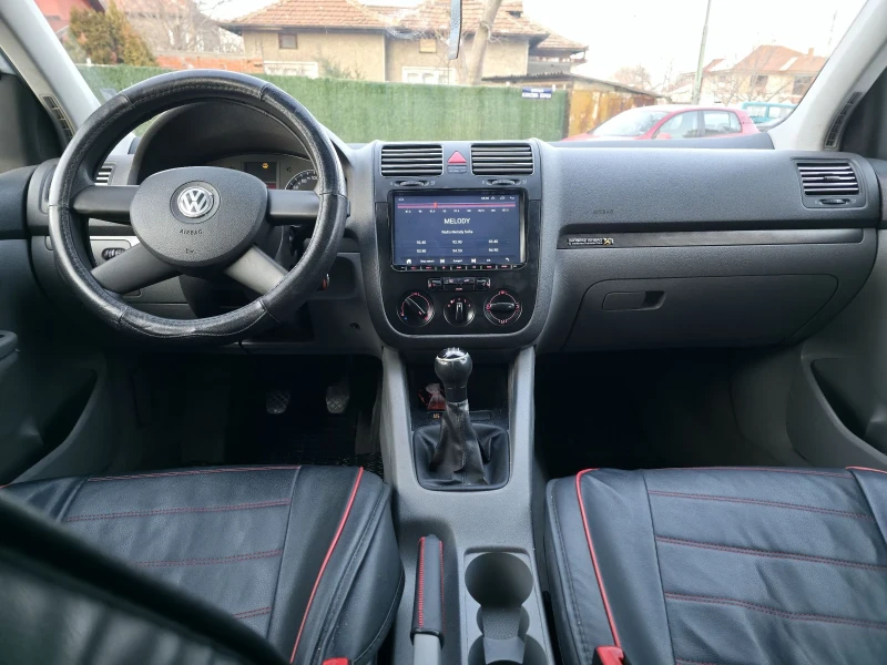 VW Golf 5 Бензин!!!, снимка 10 - Автомобили и джипове - 49236675