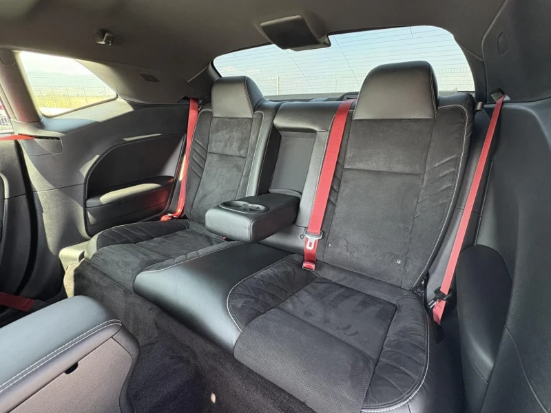 Dodge Challenger SRT, снимка 13 - Автомобили и джипове - 52430366