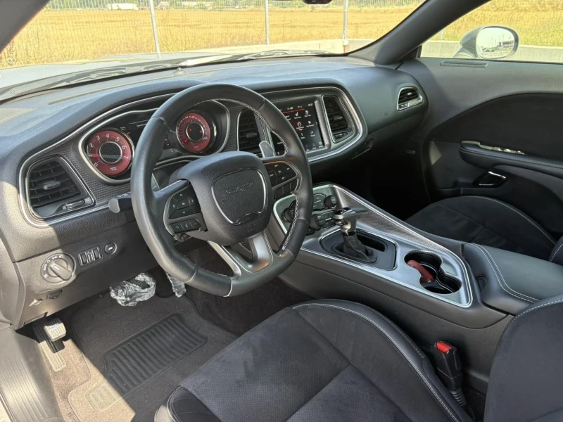 Dodge Challenger SRT, снимка 8 - Автомобили и джипове - 52430366