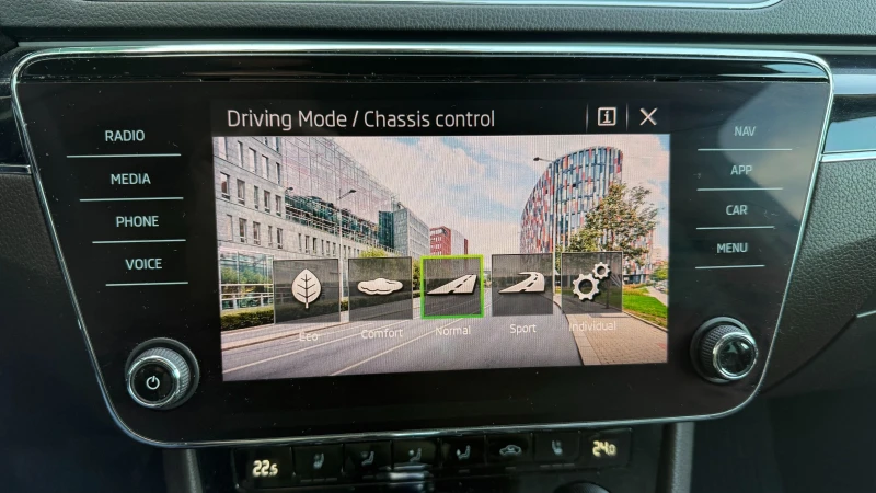 Skoda Superb L&K, снимка 9 - Автомобили и джипове - 53569712