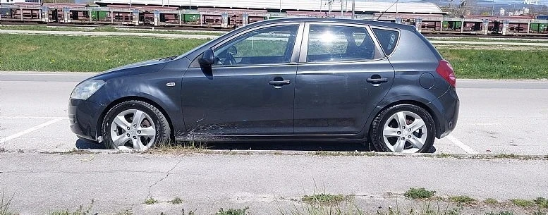 Kia Ceed 1.4 Gaz/benzin, снимка 3 - Автомобили и джипове - 54341135