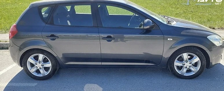 Kia Ceed 1.4 Gaz/benzin, снимка 4 - Автомобили и джипове - 54341135