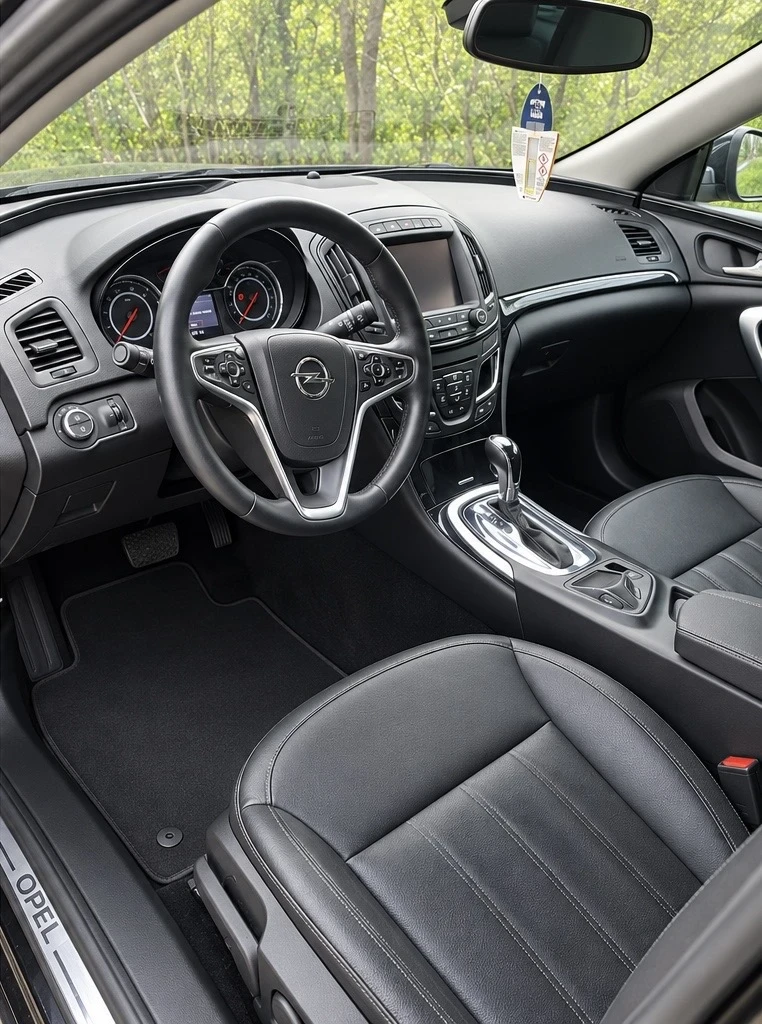 Opel Insignia, снимка 5 - Автомобили и джипове - 56523553