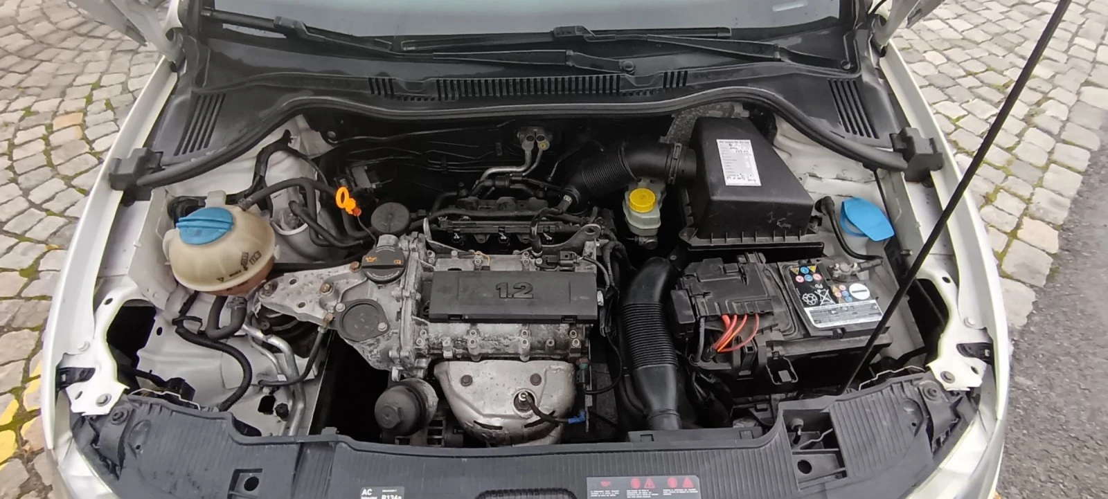 Seat Ibiza 1.2 бензин, снимка 8 - Автомобили и джипове - 54181457
