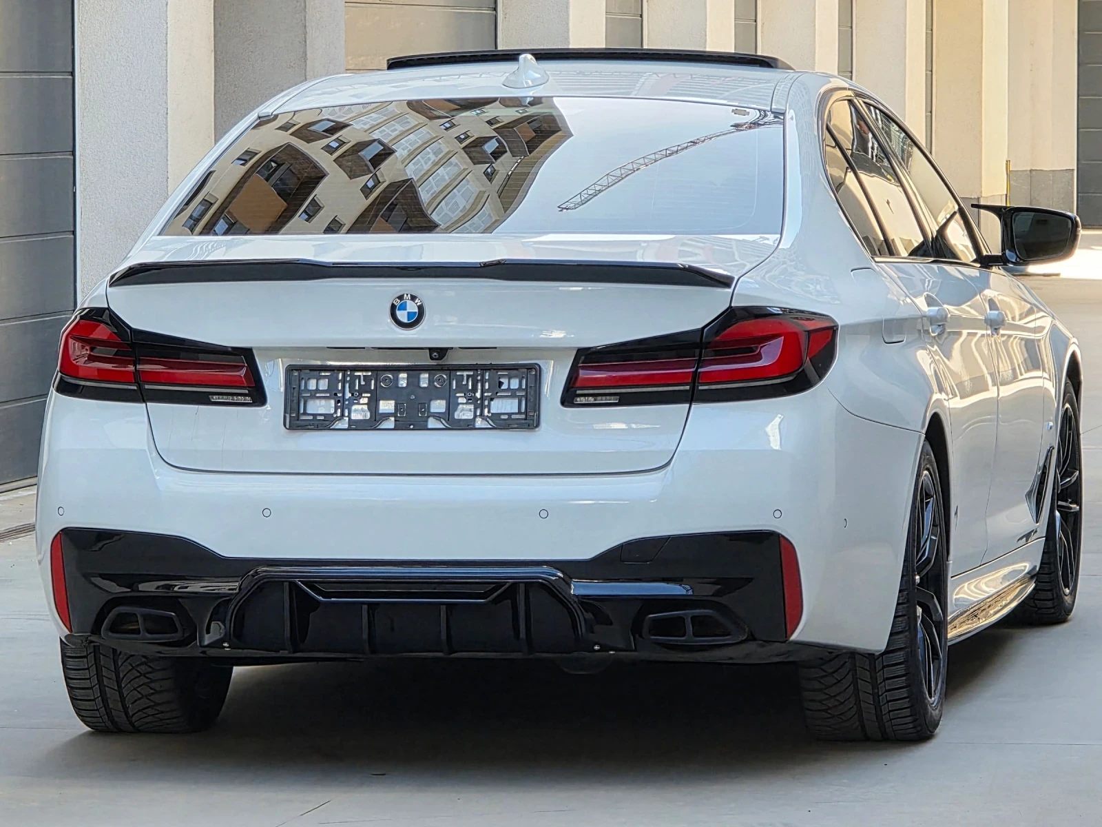 BMW 520 BMW 520d* M SPORT* Individual* Assist+ * Digital* , снимка 9 - Автомобили и джипове - 51544393