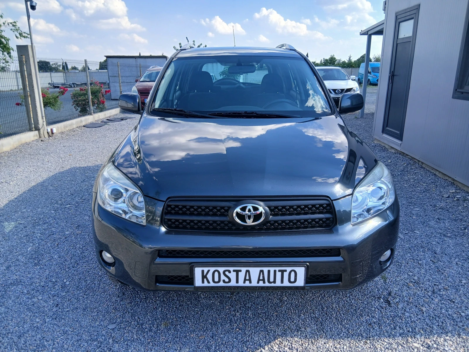 Toyota Rav4 КАТО НОВ, снимка 11 - Автомобили и джипове - 52170187