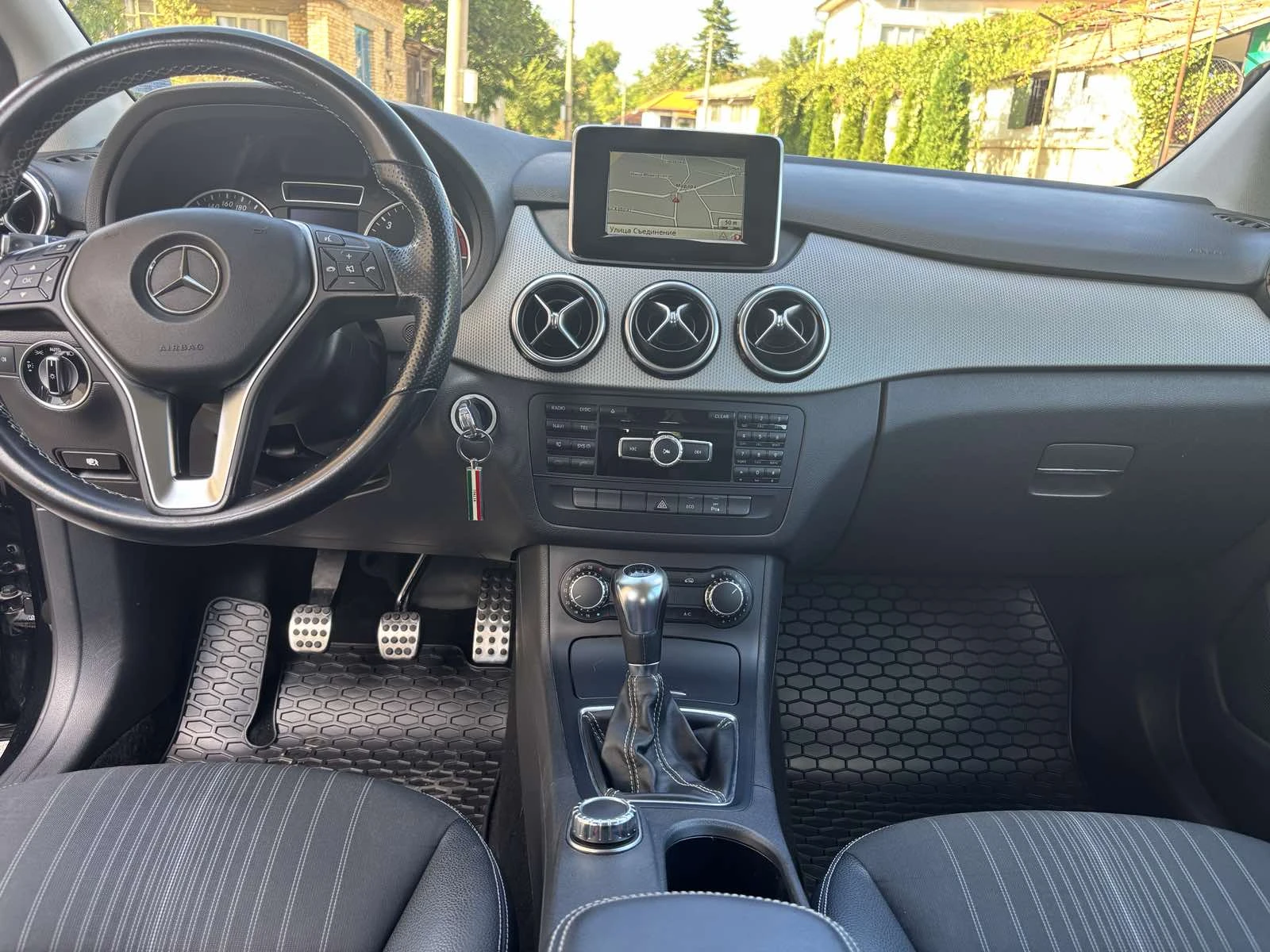 Mercedes-Benz B 200, снимка 12 - Автомобили и джипове - 55971028