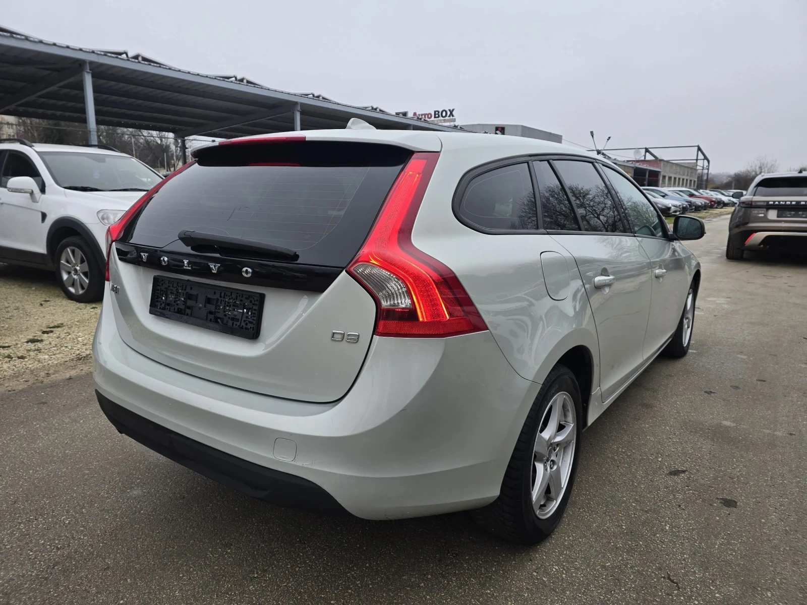 Volvo V60 2.0d 163к.с Топ състояние  - изображение 4