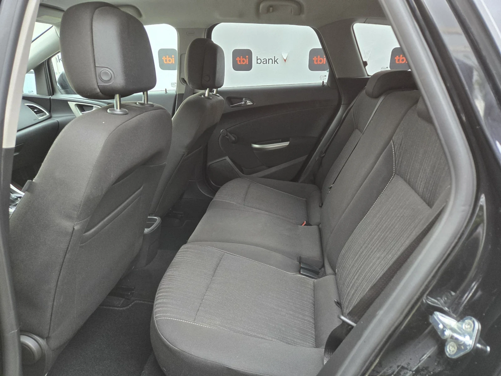 Opel Astra 1.7CDTI-110кс= 6СКОРОСТИ= АВТОПИЛОТ= 2015г - изображение 9