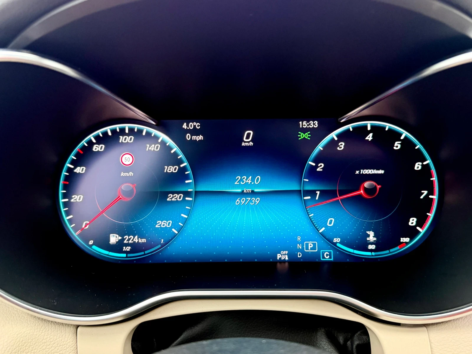 Mercedes-Benz C 300 4Matic, снимка 10 - Автомобили и джипове - 53732303