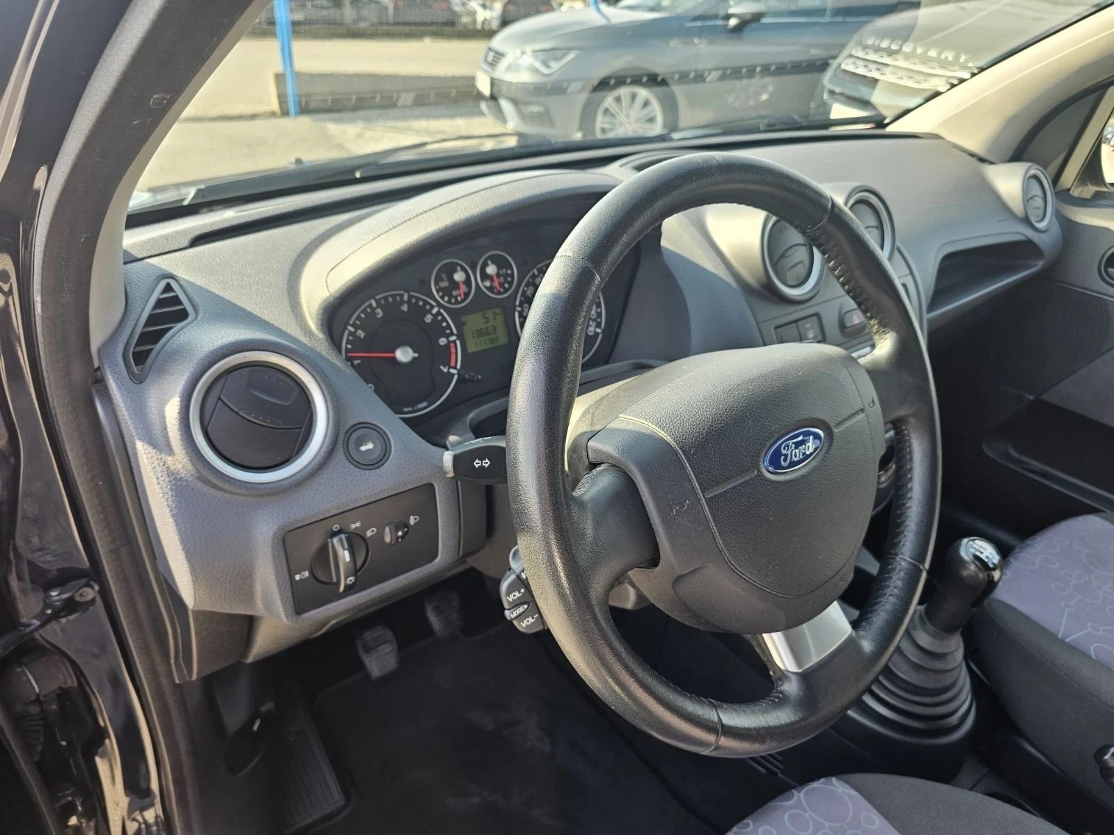 Ford Fiesta 1.2i, снимка 11 - Автомобили и джипове - 54030520
