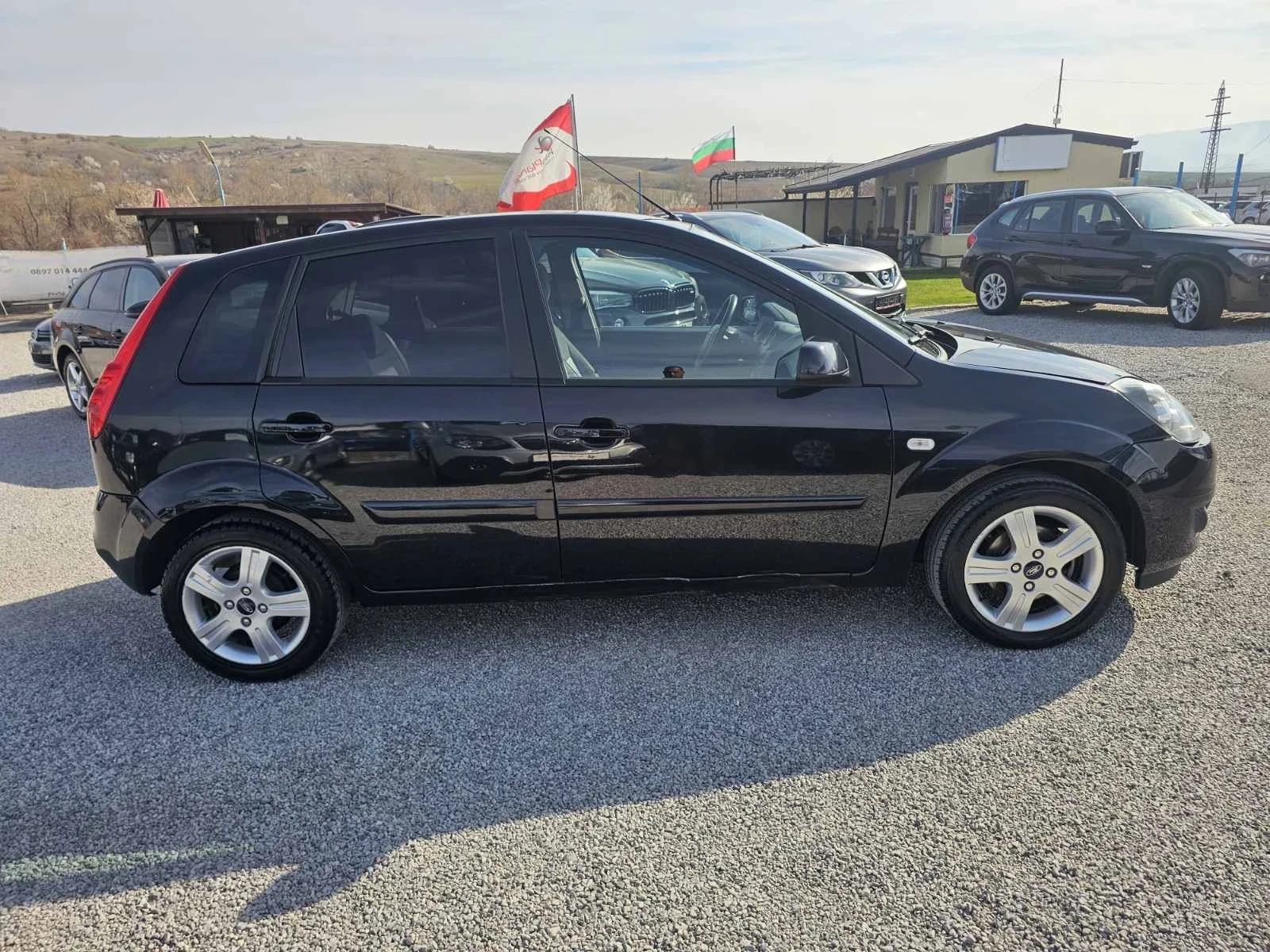 Ford Fiesta 1.2i, снимка 4 - Автомобили и джипове - 54030520