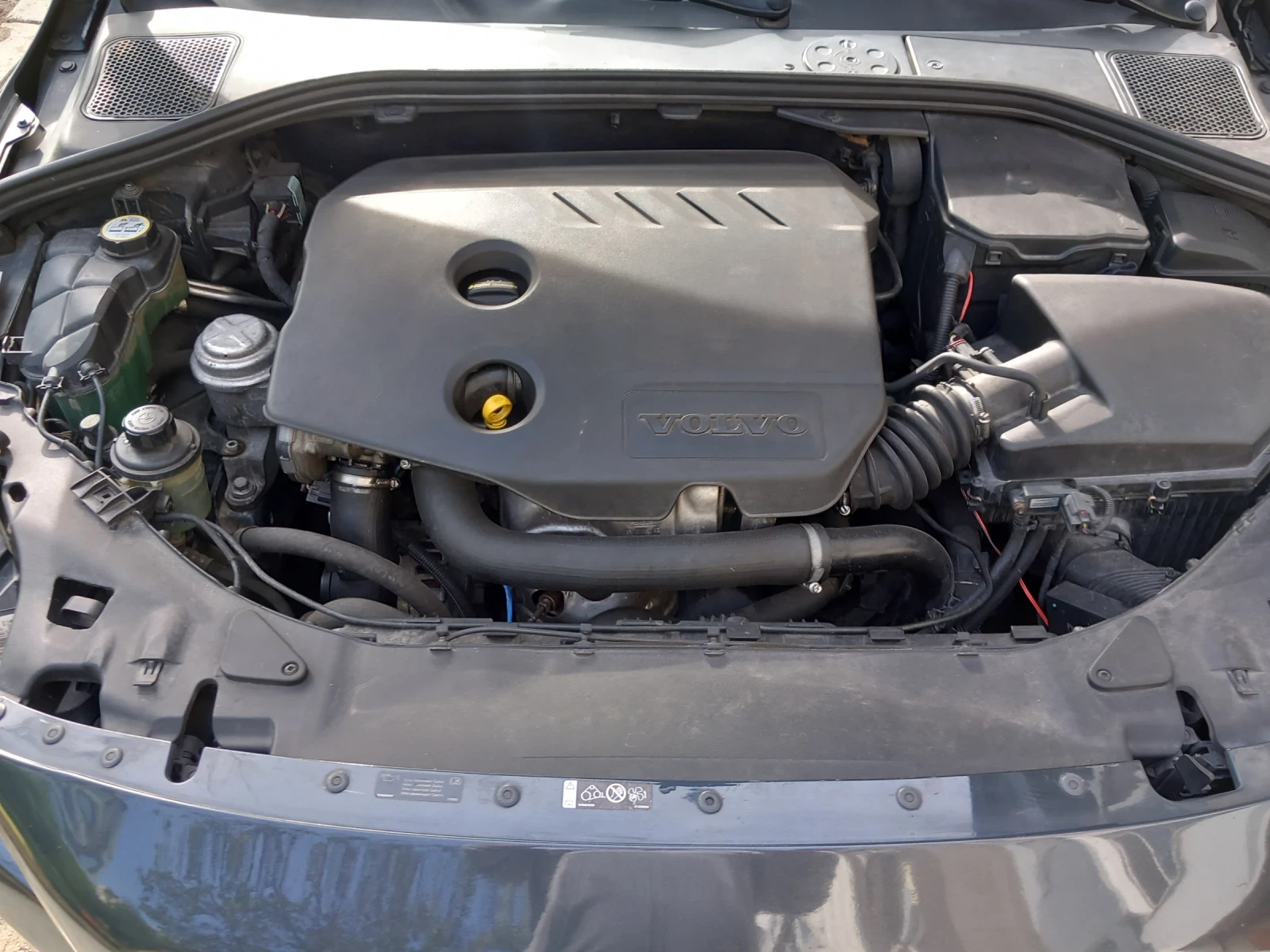 Volvo V60, снимка 4 - Автомобили и джипове - 54413876