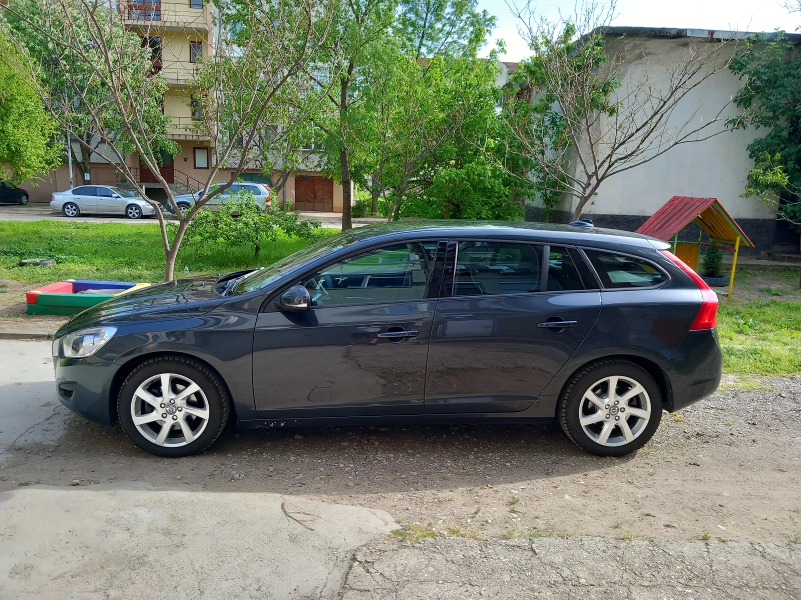 Volvo V60, снимка 10 - Автомобили и джипове - 54413876