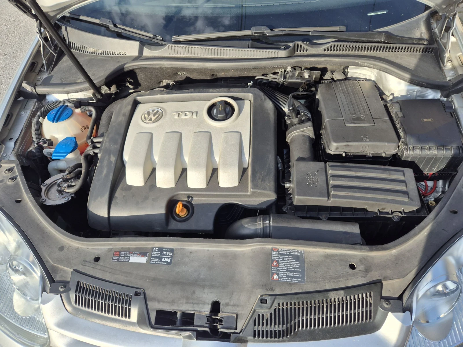 VW Golf 1.9 tdi , снимка 15 - Автомобили и джипове - 54416795
