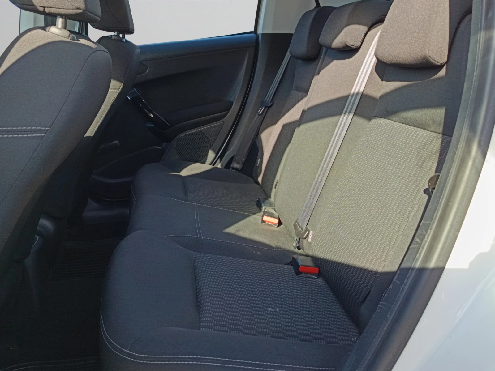 Peugeot 208, снимка 15 - Автомобили и джипове - 54456959