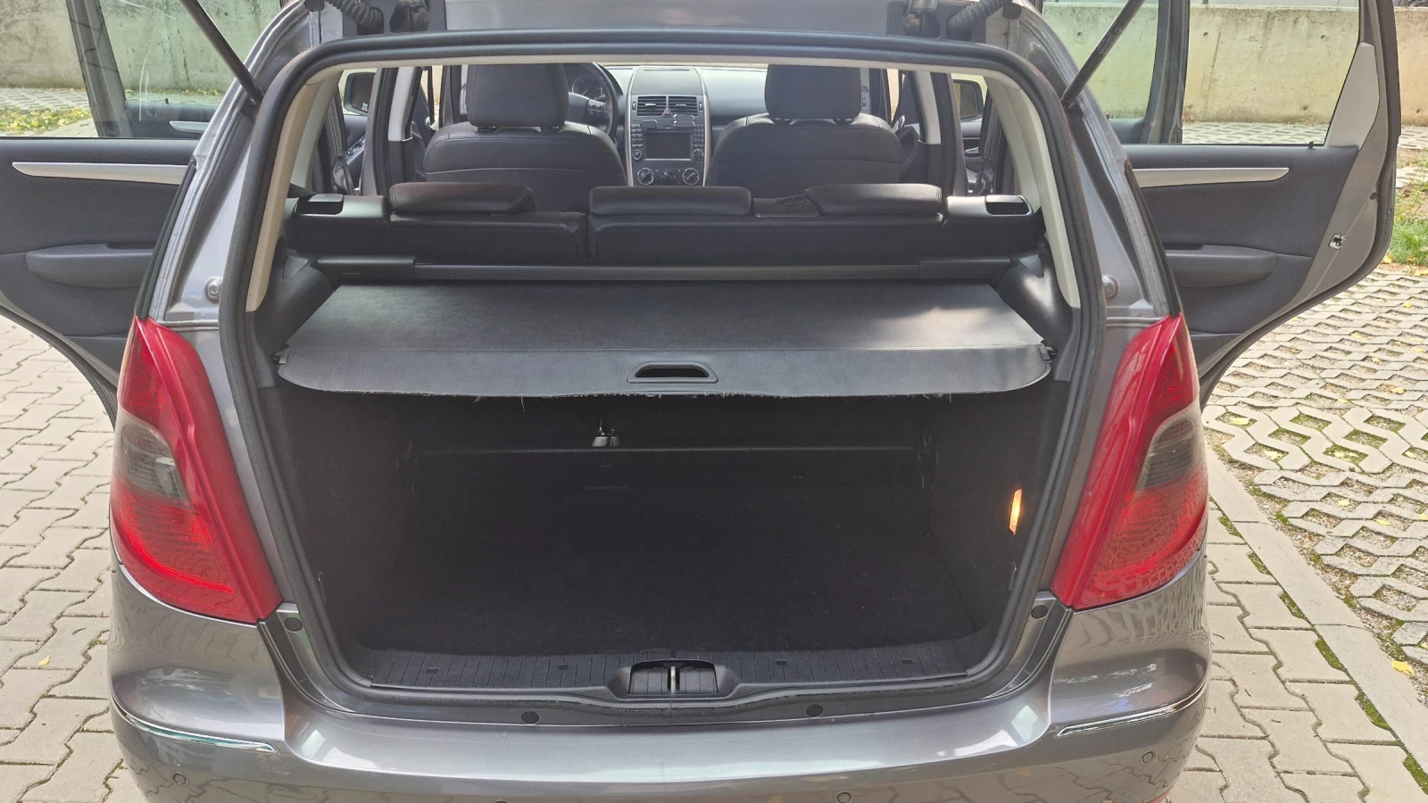 Mercedes-Benz A 180 PREMIUM , снимка 10 - Автомобили и джипове - 54551817