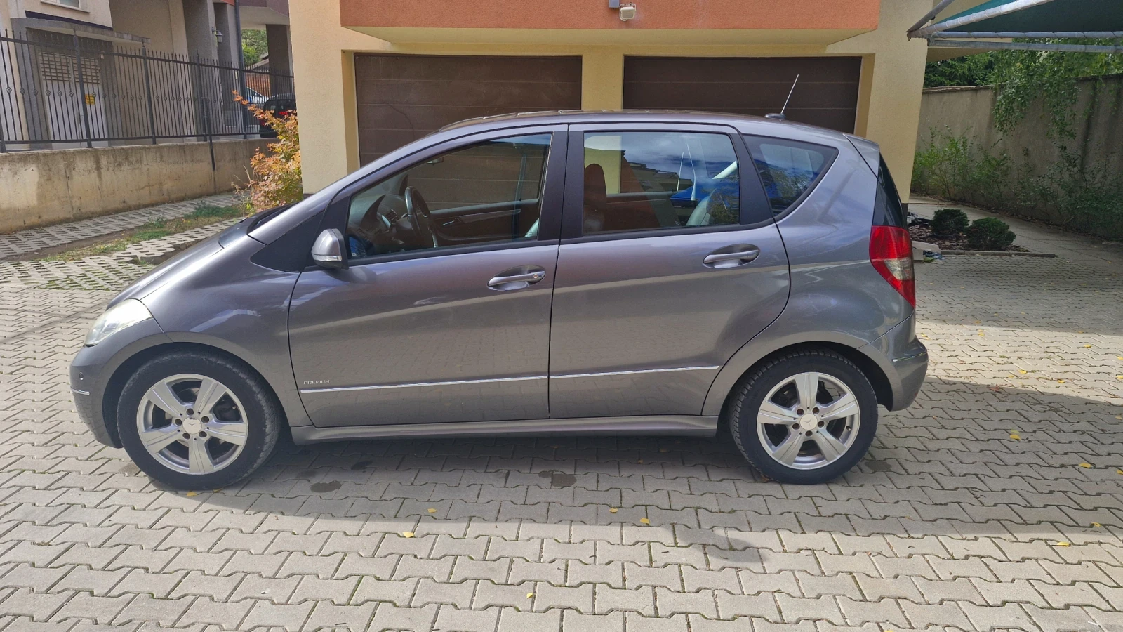 Mercedes-Benz A 180 PREMIUM , снимка 3 - Автомобили и джипове - 54551817