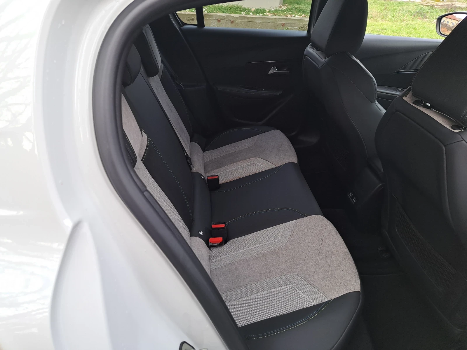 Peugeot 208 �-GT lain | Mobile.bg � ����������� 9