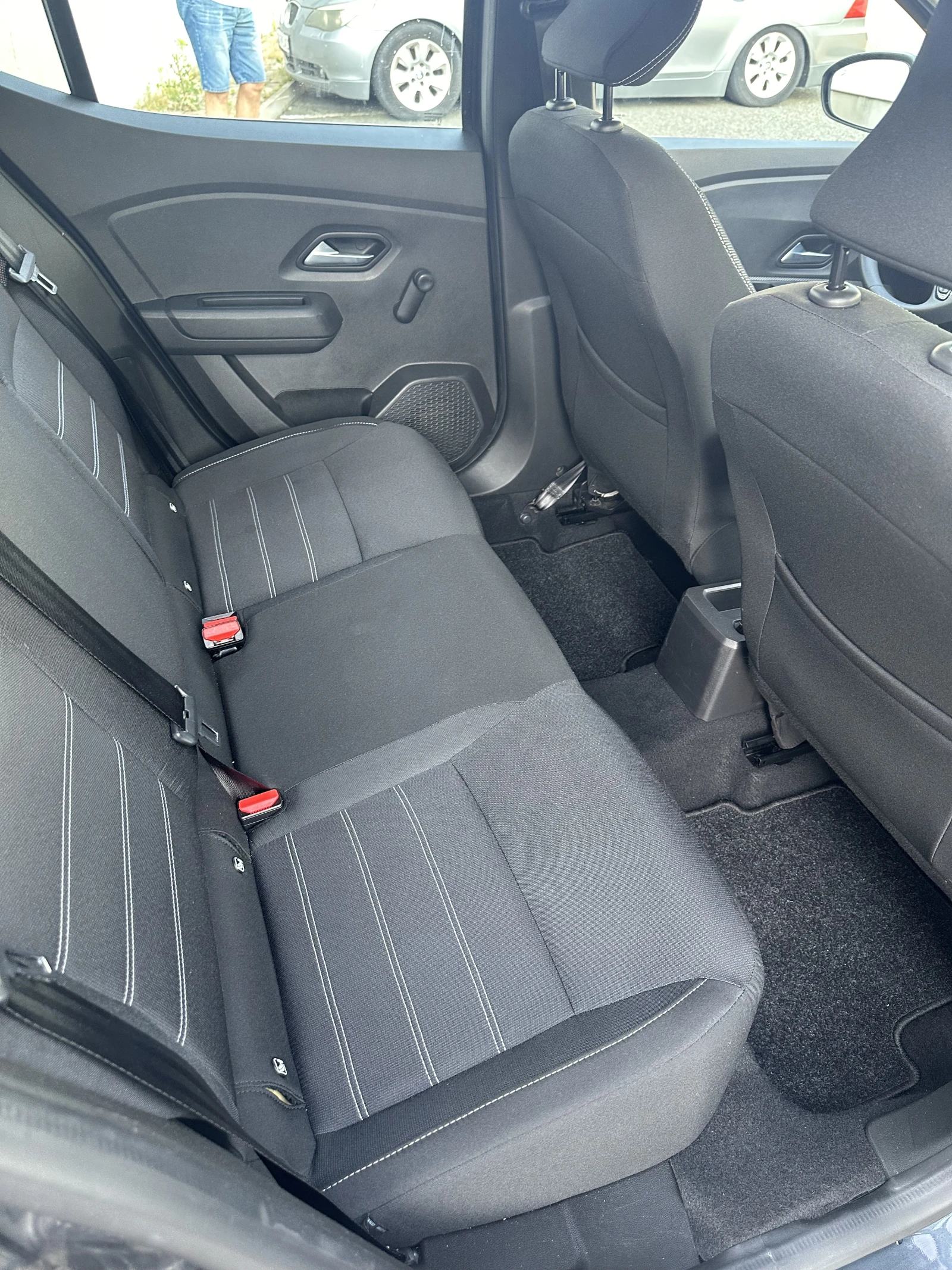 Dacia Sandero, снимка 11 - Автомобили и джипове - 54803349