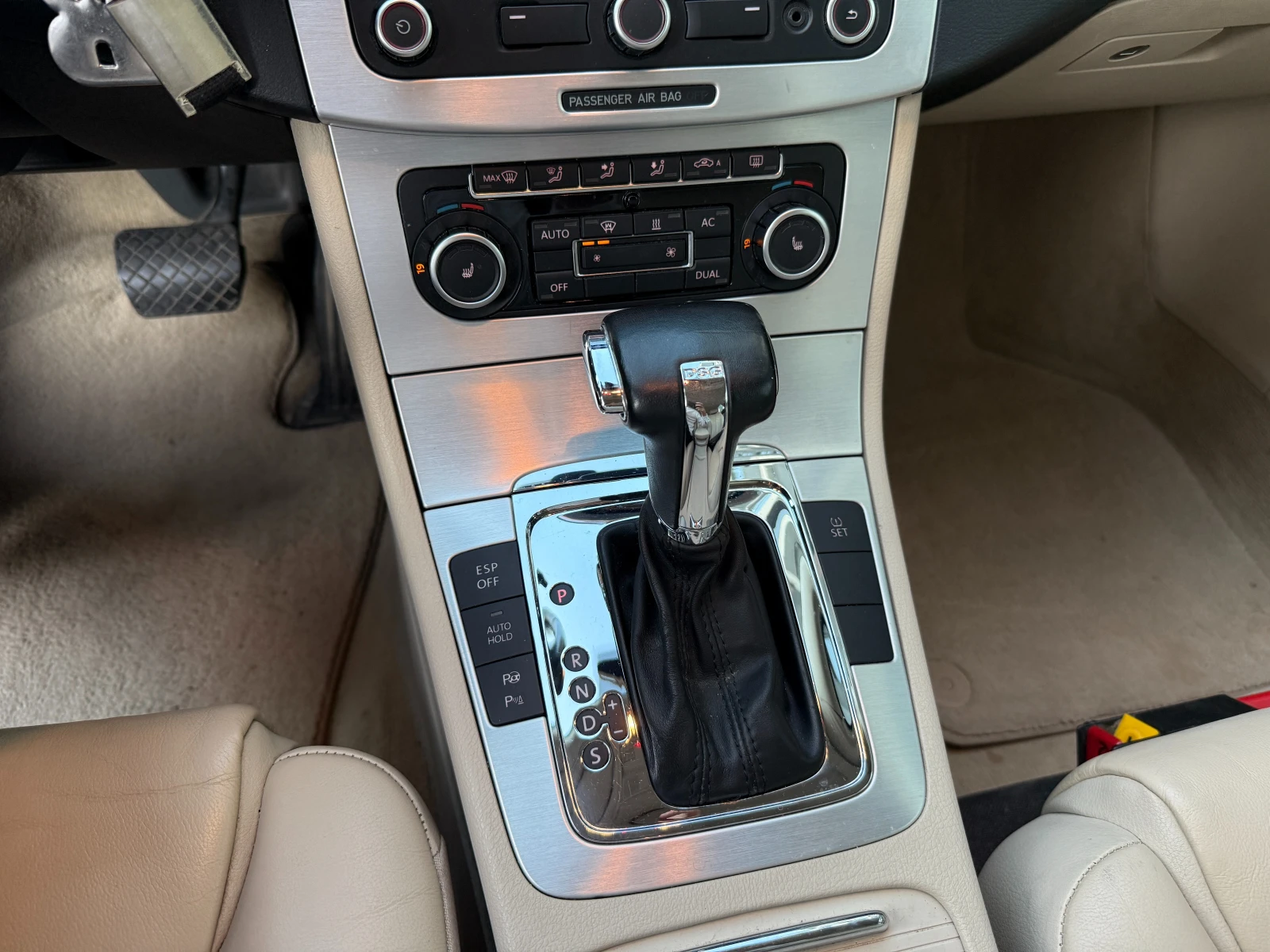 VW Passat VW Passat2.0 TDI автомат, печка, кожа, снимка 15 - Автомобили и джипове - 55192972
