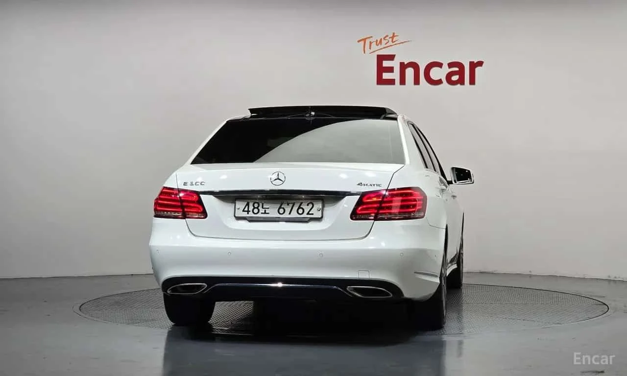 Mercedes-Benz E 300 4MATIC Avantgarde * КРАЙНА ЦЕНА ДО БЪЛГАРИЯ * , снимка 4 - Автомобили и джипове - 55569547
