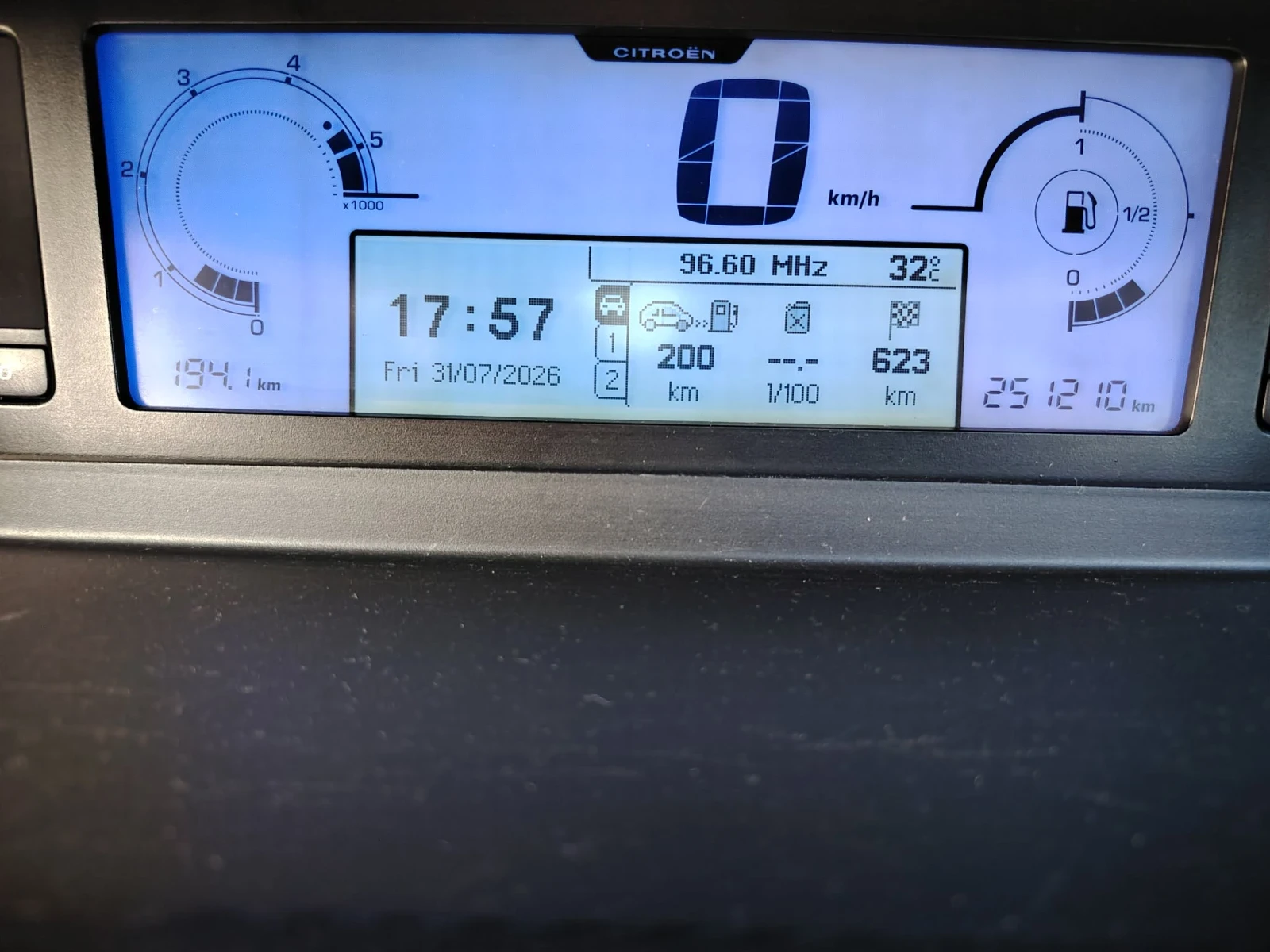 Citroen C4 Picasso 1.6, снимка 8 - Автомобили и джипове - 55579147