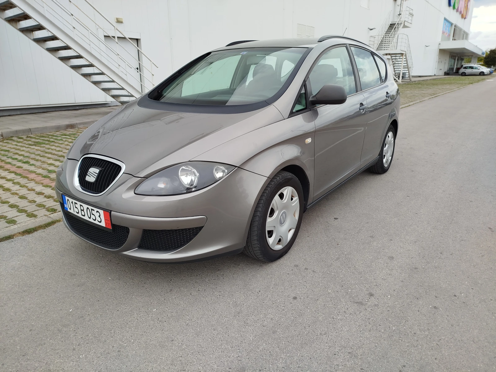 Seat Altea ALTEA-XL-1.6-102кс., снимка 2 - Автомобили и джипове - 56272681