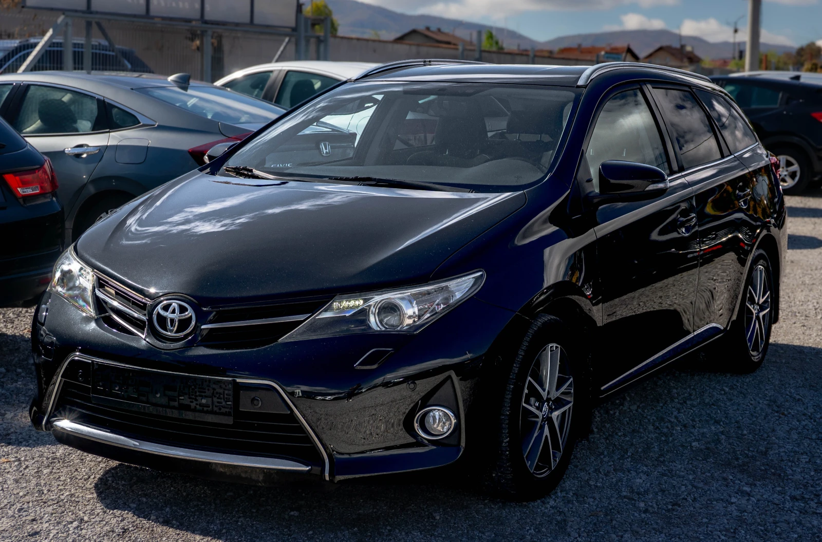 Toyota Auris 1.6 бензин ТОП! С ГАРАНЦИЯ!