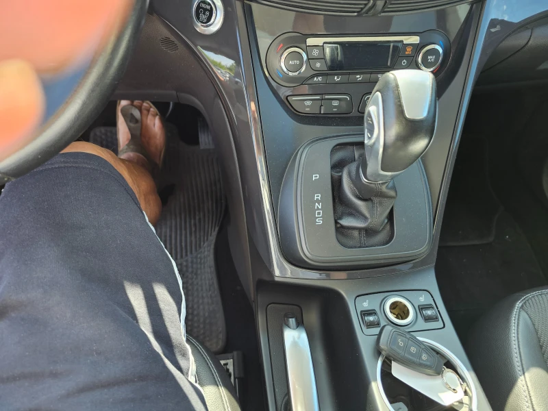 Ford Kuga 2.0 4x4 kamera, снимка 11 - Автомобили и джипове - 50695744