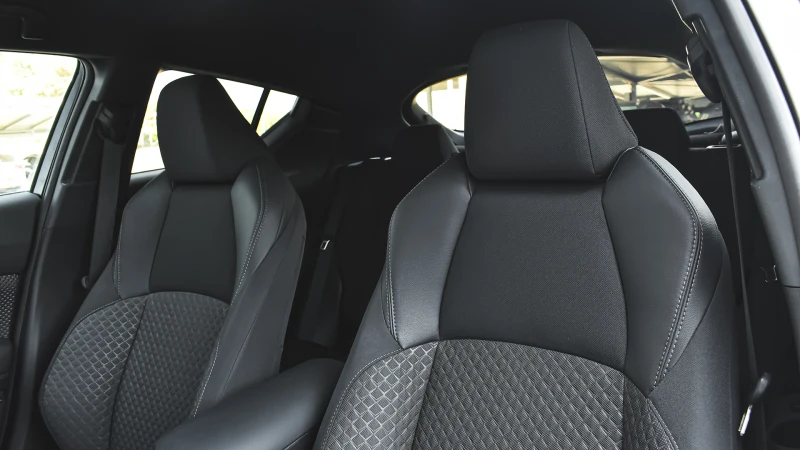 Toyota C-HR 2.0 Hybrid Club Automatic, снимка 10 - Автомобили и джипове - 51823943