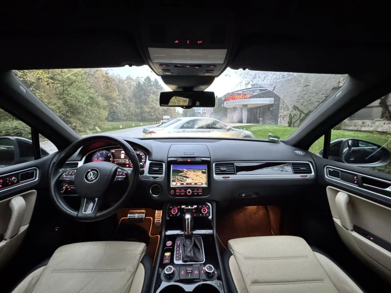 VW Touareg 4.2TDi * EXCLUSIVE * FULL * БАРТЕР * ЛИЗИНГ, снимка 10 - Автомобили и джипове - 52346720