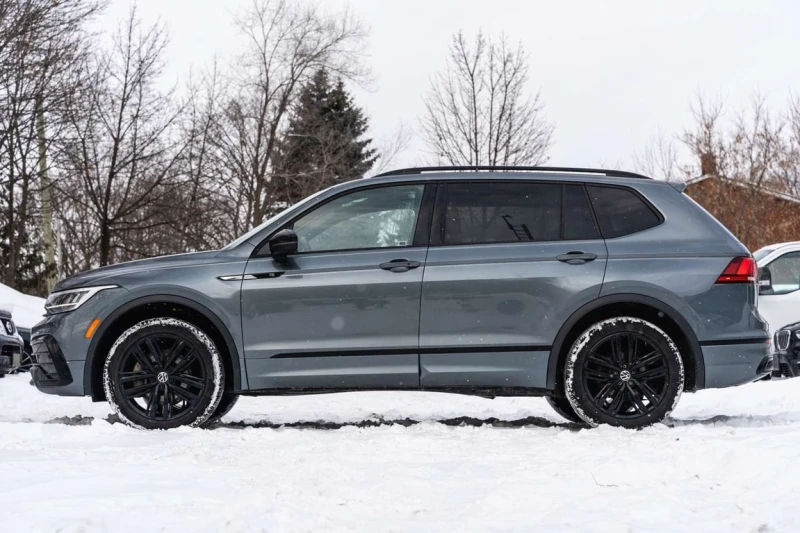 VW Tiguan 4Motion SE R Line Black  CARFAX, снимка 5 - Автомобили и джипове - 53213803